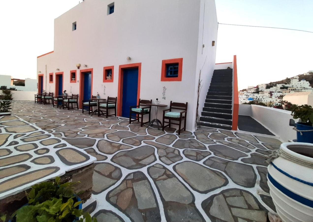 George'S Place إيوس خورا المظهر الخارجي الصورة